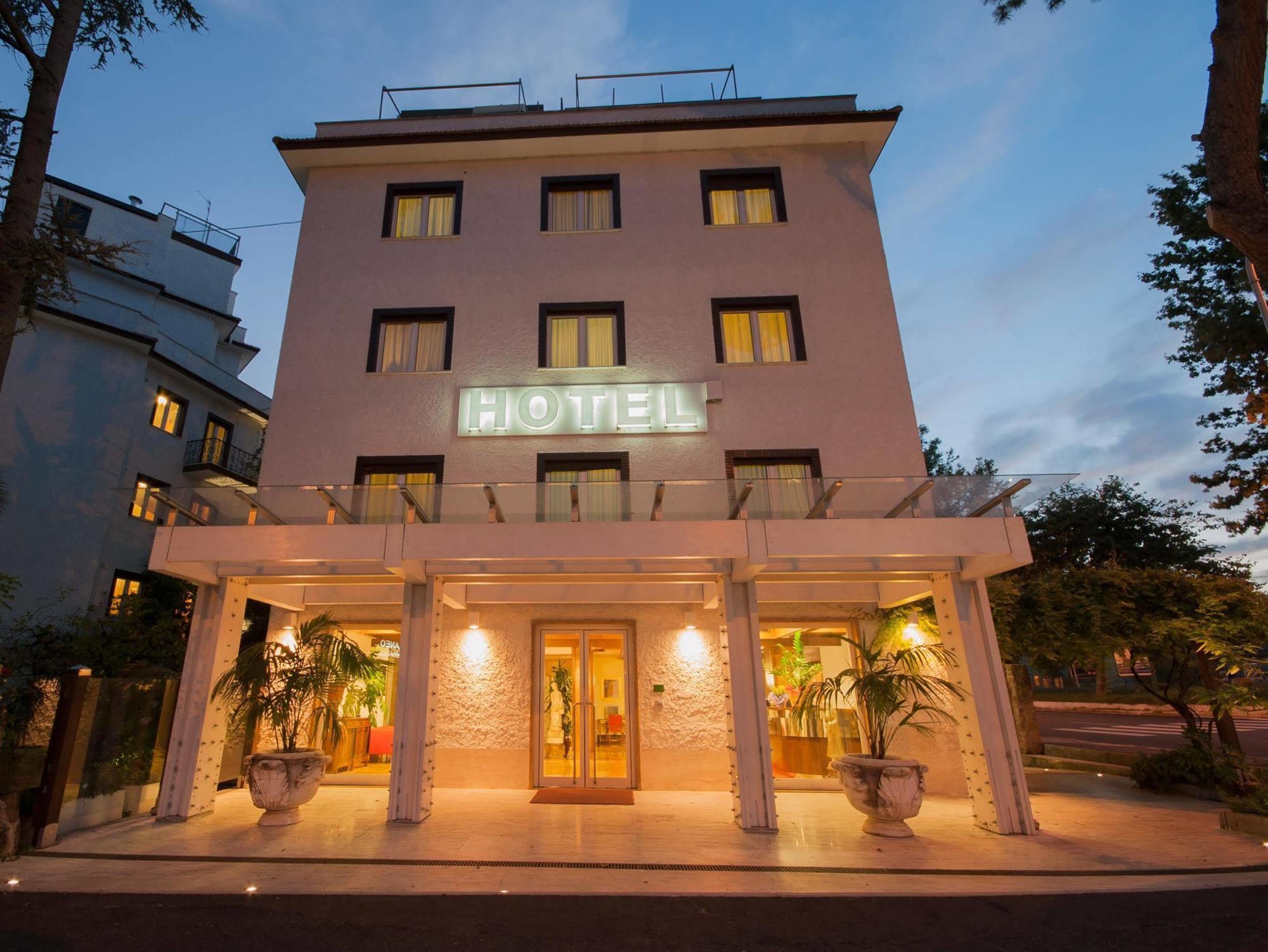 La Pergola 3*罗马